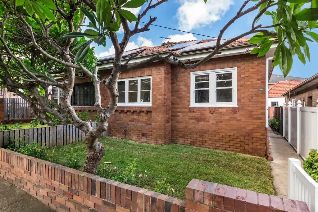 8a Gladstone Street, Burwood, Burwood - Image 1