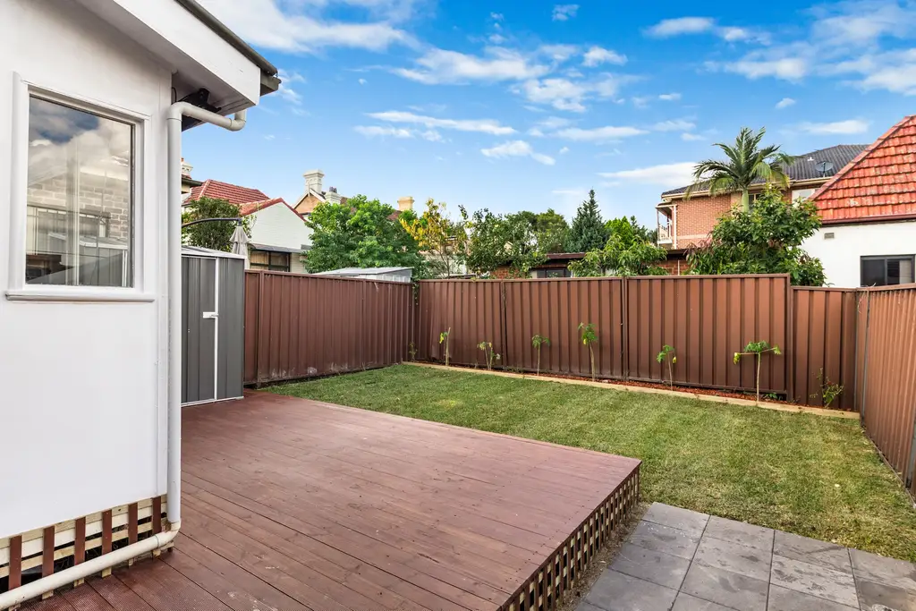 8a Gladstone Street, Burwood, Burwood - Thumbnail 4