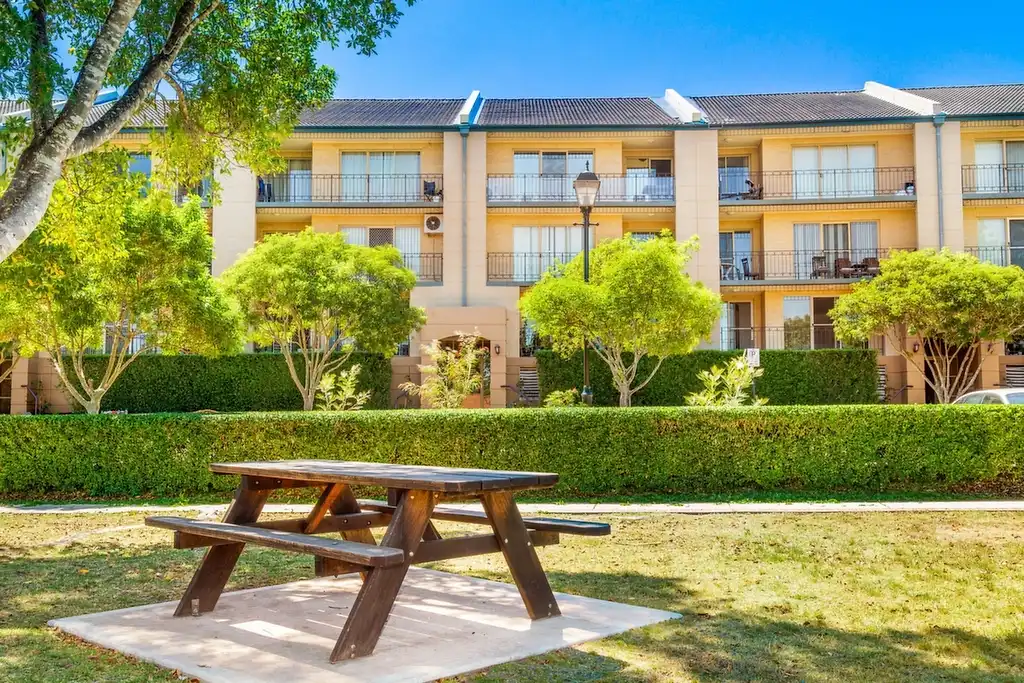 8/11 Settlers Boulevard, Liberty Grove, Liberty Grove - Image 1