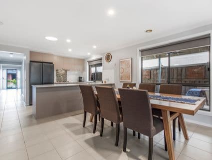 18 Devine Drive, Pakenham, VIC, 3810, Pakenham - Thumbnail 3