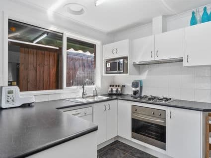 34 Sunbird Crescent, Carrum Downs, VIC, 3201, Carrum Downs - Thumbnail 2