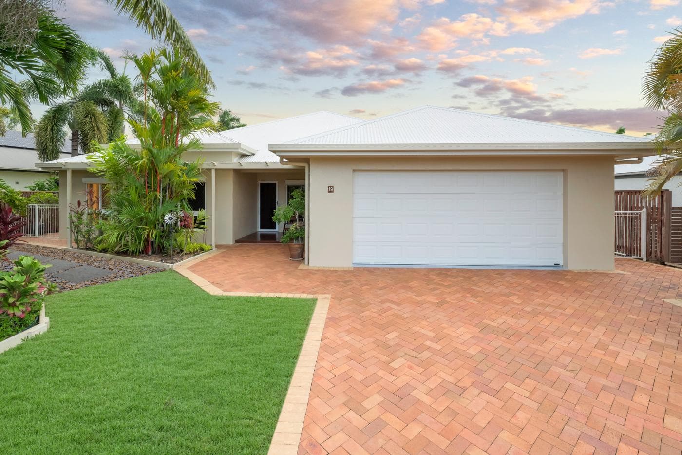 19 Woodwark Dr, Bushland Beach QLD, Bushland Beach - Image 1