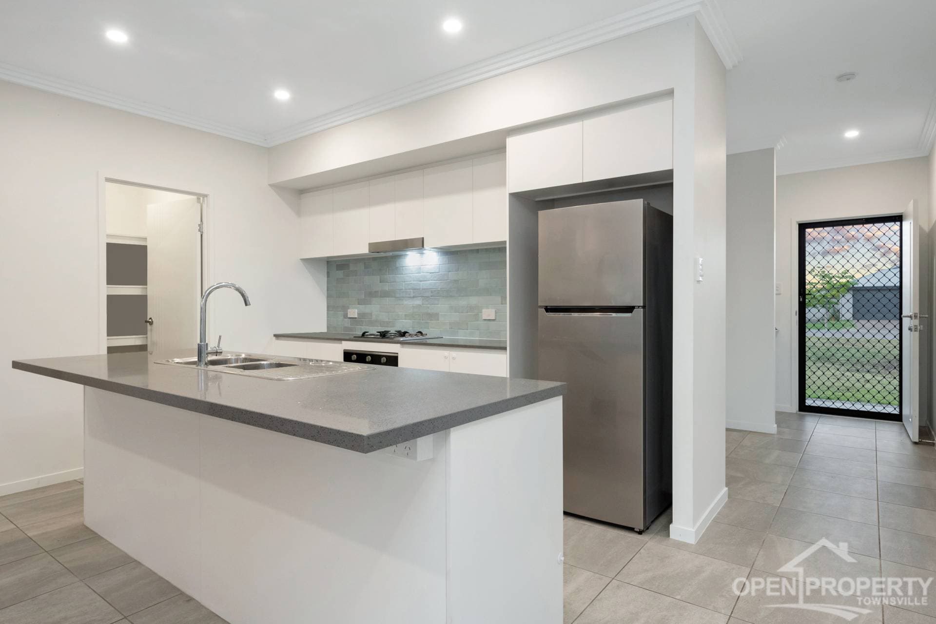 19 Seafarers Way, Jensen QLD, Jensen - Thumbnail 4