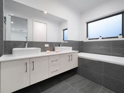 404, Manor Lakes - Thumbnail 7