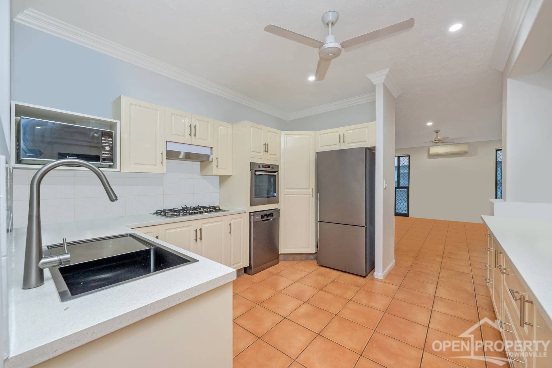 156 River Park Dr, Annandale QLD, Annandale - Thumbnail 4