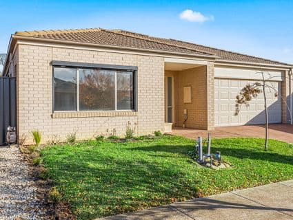 404, Manor Lakes - Image 1