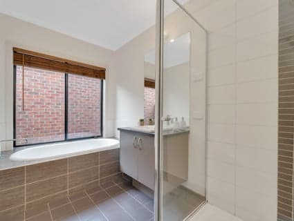 404, Manor Lakes - Thumbnail 6