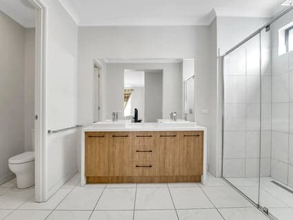 404, Manor Lakes - Thumbnail 5
