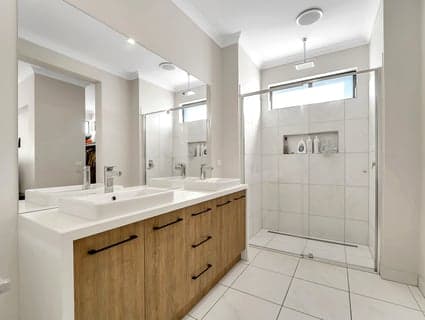 404, Manor Lakes - Thumbnail 6