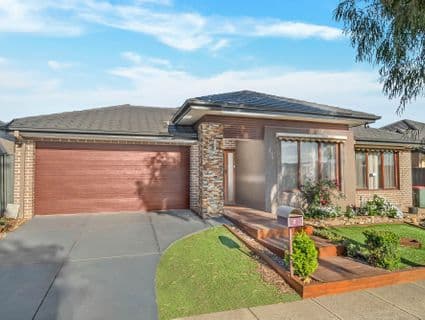 404, Manor Lakes - Image 1