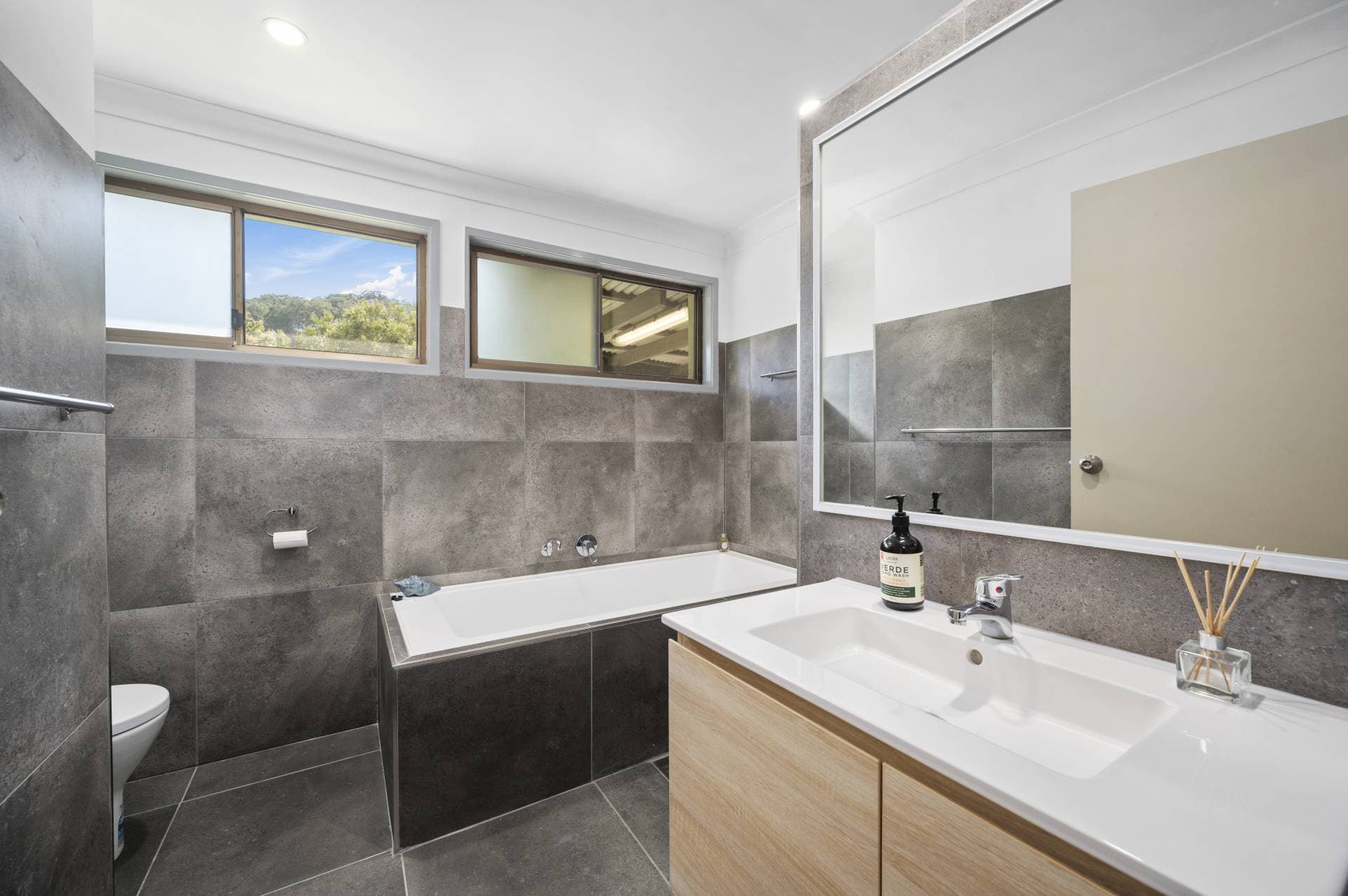 52 Taloumbi Rd, Coffs Harbour - Thumbnail 4