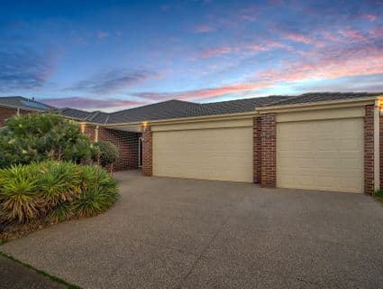 404, Manor Lakes - Thumbnail 2