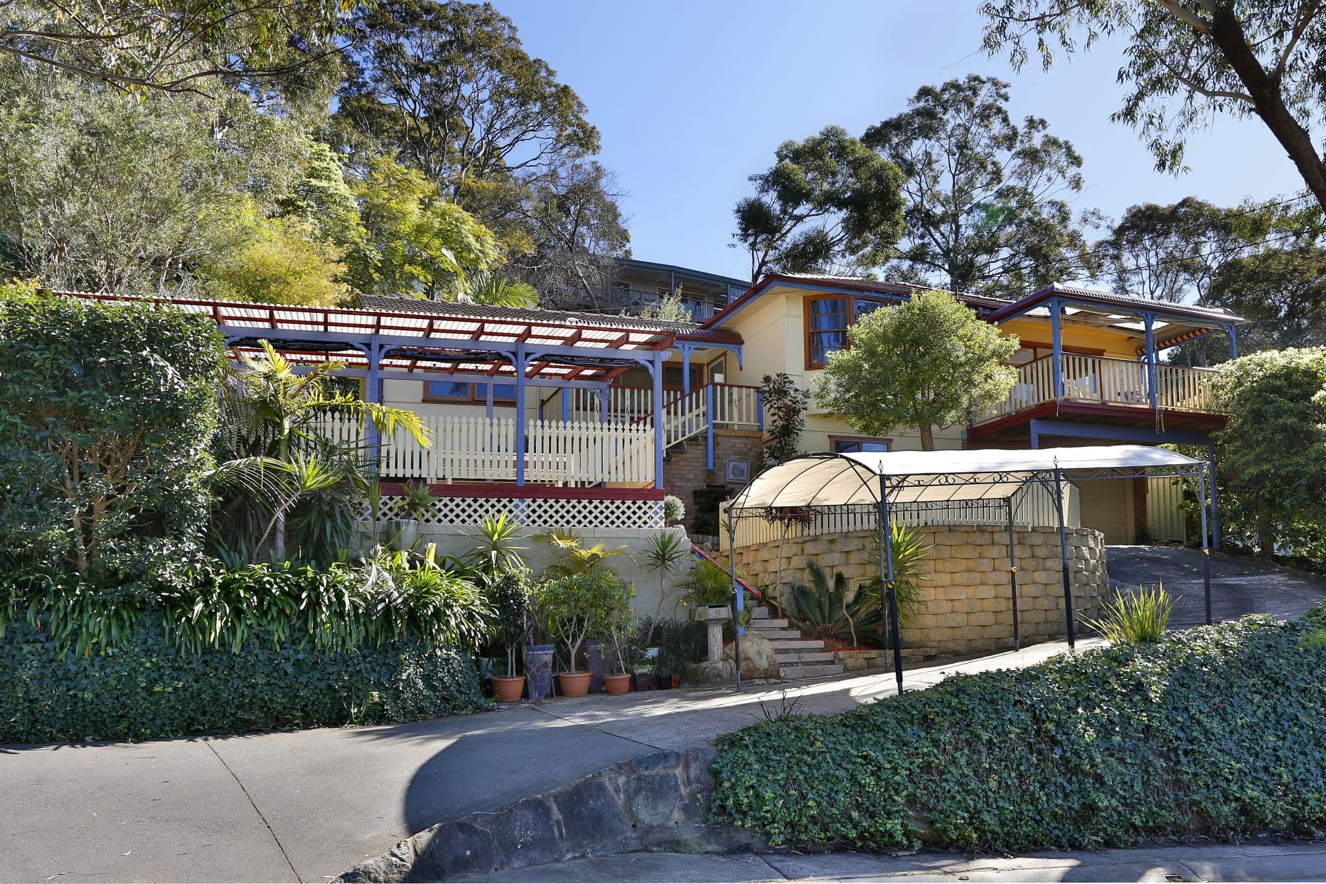 9 Tenth Avenue, Oyster Bay, Oyster Bay - Thumbnail 2