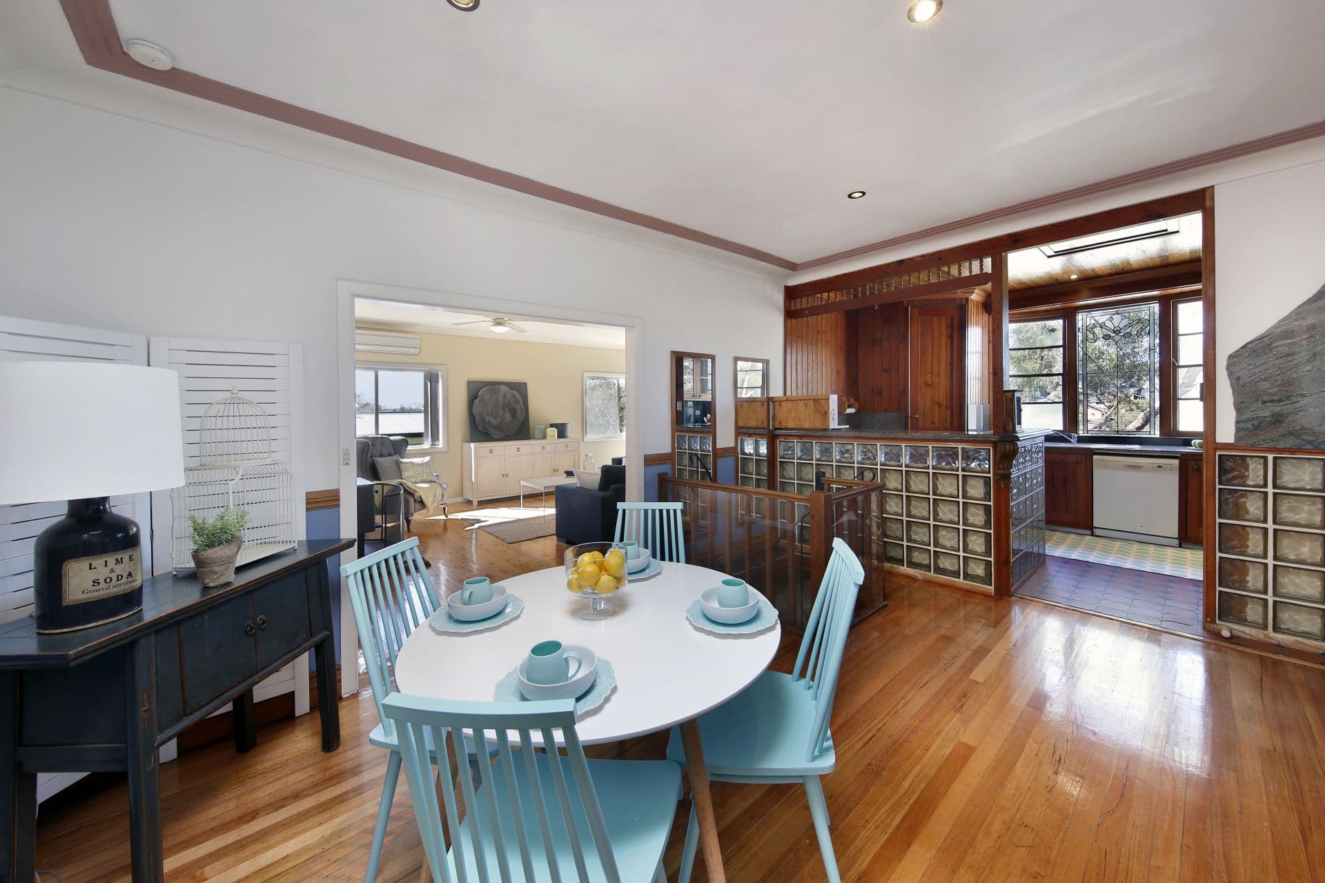9 Tenth Avenue, Oyster Bay, Oyster Bay - Thumbnail 3