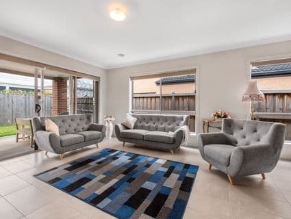 404, Cranbourne West - Thumbnail 3