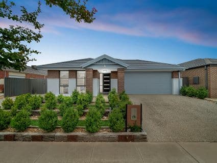 404, Manor Lakes - Image 1