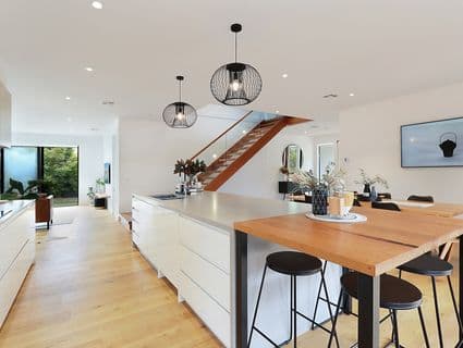 404, Mornington - Image 1