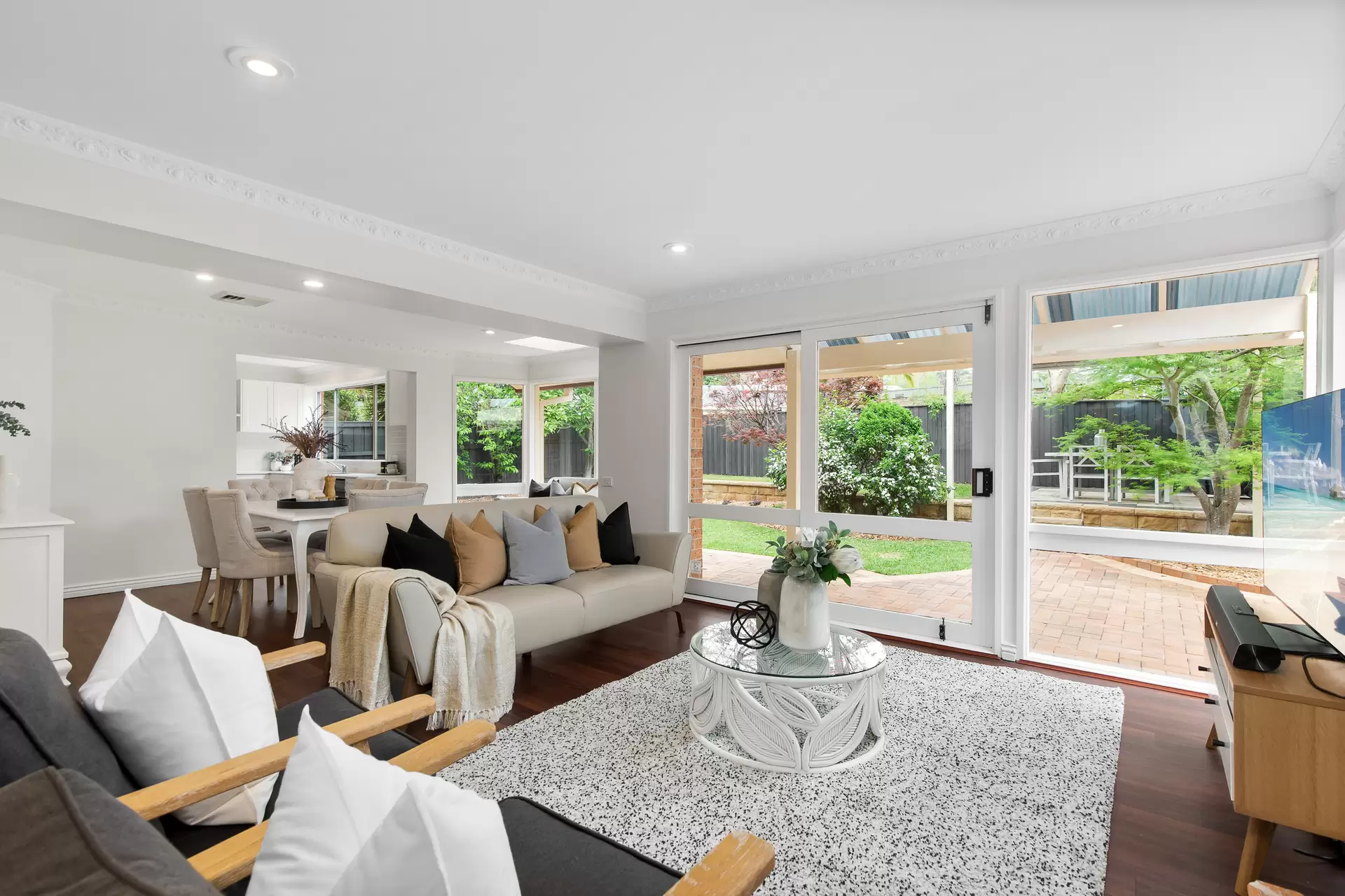 111 Francis Greenway Drive, Cherrybrook NSW, Cherrybrook - Thumbnail 4