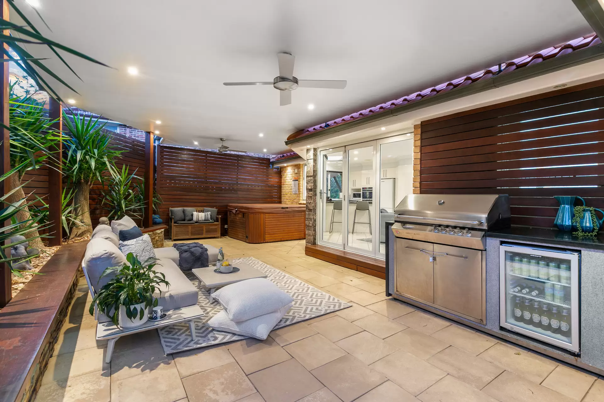 27 Sandhurst Crescent, Glenhaven NSW, Glenhaven - Thumbnail 2