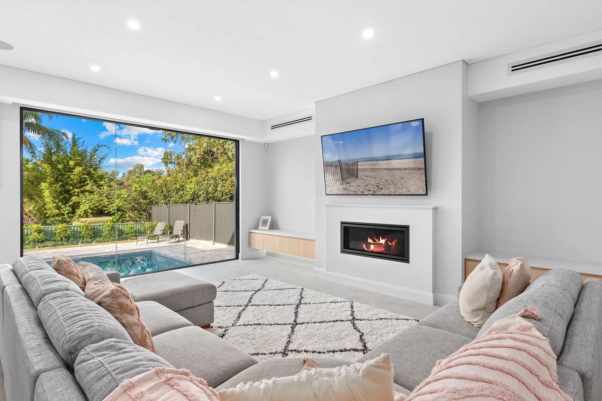 10 Lisa Crescent, Castle Hill NSW, Castle Hill - Thumbnail 3