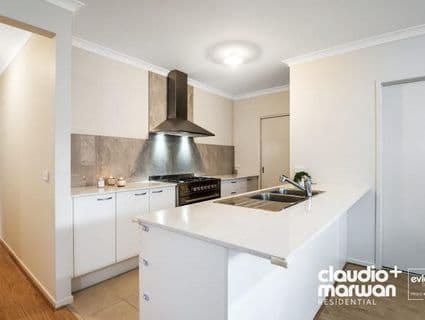 44 Selkirk Way, Mickleham - Thumbnail 4