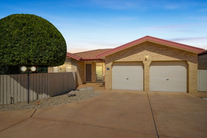 4/49 Jandamarra Street, Ngunnawal - Image 1