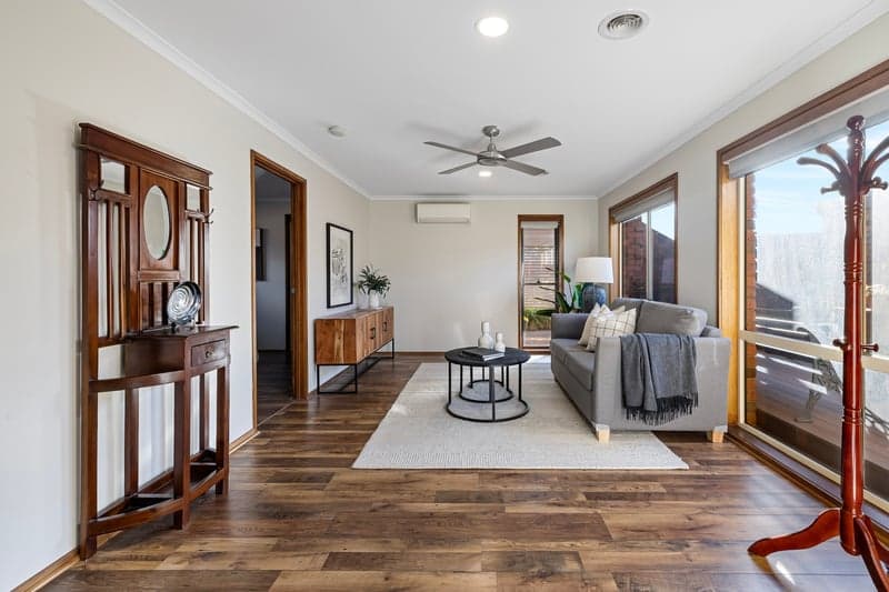 33 Poplar Crescent, Jerrabomberra - Thumbnail 3