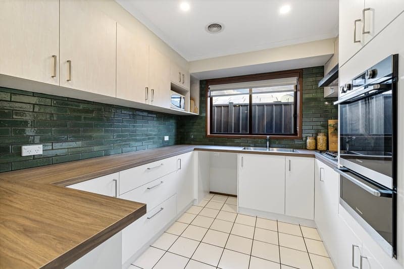 33 Poplar Crescent, Jerrabomberra - Thumbnail 5