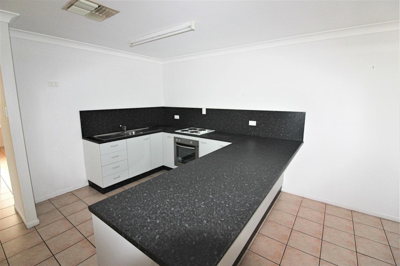 1-4, 80 Fourth Avenue, Mount Isa, Mount Isa - Image 1