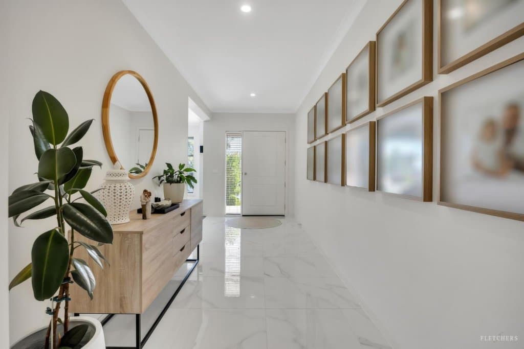 13 Ruislip Avenue, Strathtulloh - Thumbnail 2