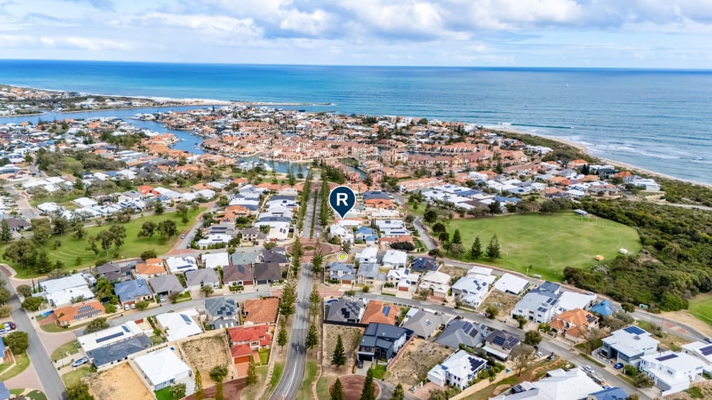 Rare Coastal Block with Dual Frontage & Ocean Views, 81 Baloo Crescent, WANNANUP WA 6210, Wannanup - Thumbnail 3