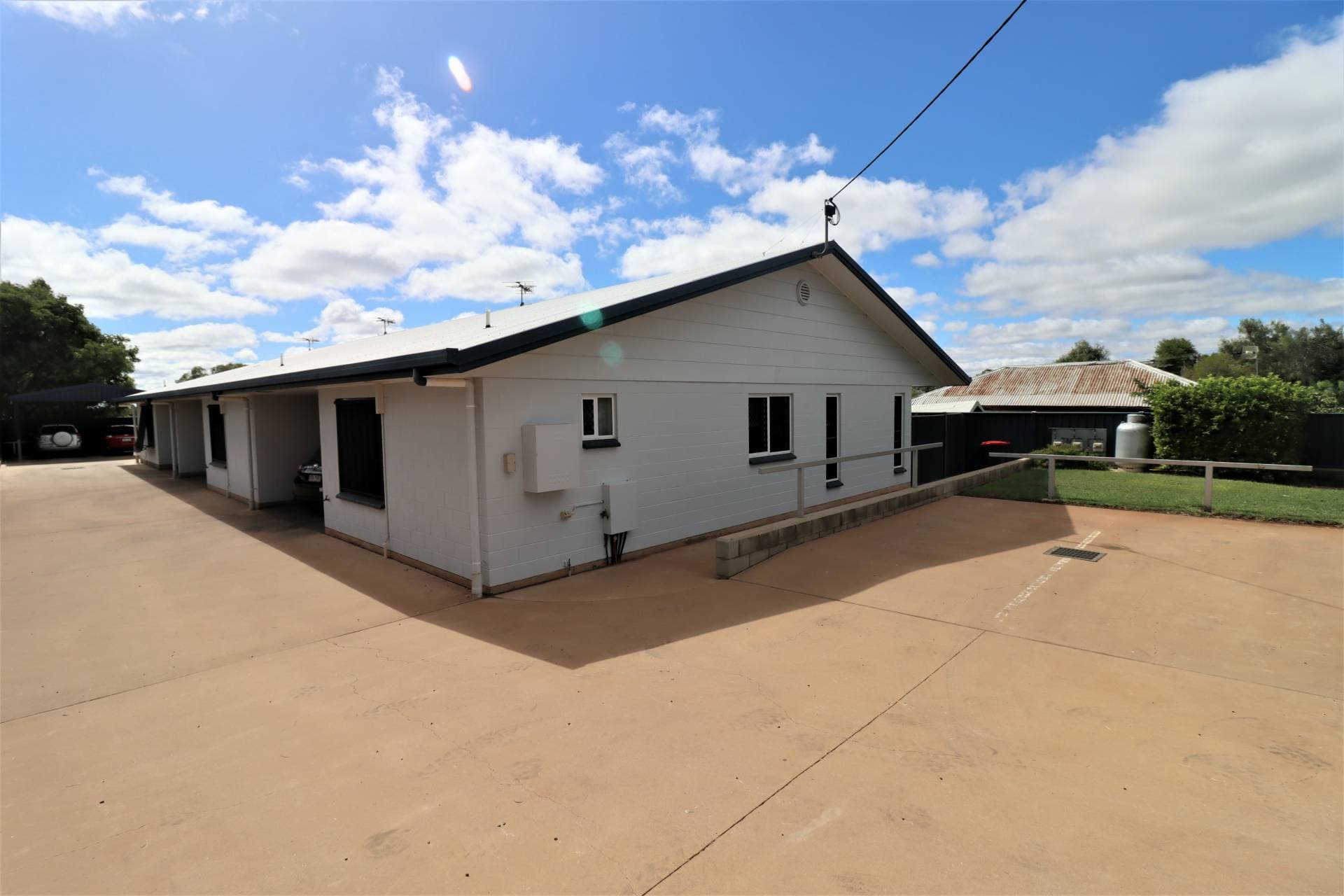 1-3, 12 Thirteenth Ave, Mount Isa, Mount Isa - Thumbnail 2