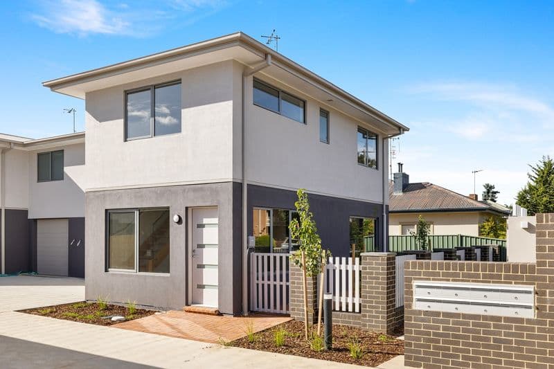 08/8-10 Donald Road, Queanbeyan - Image 1