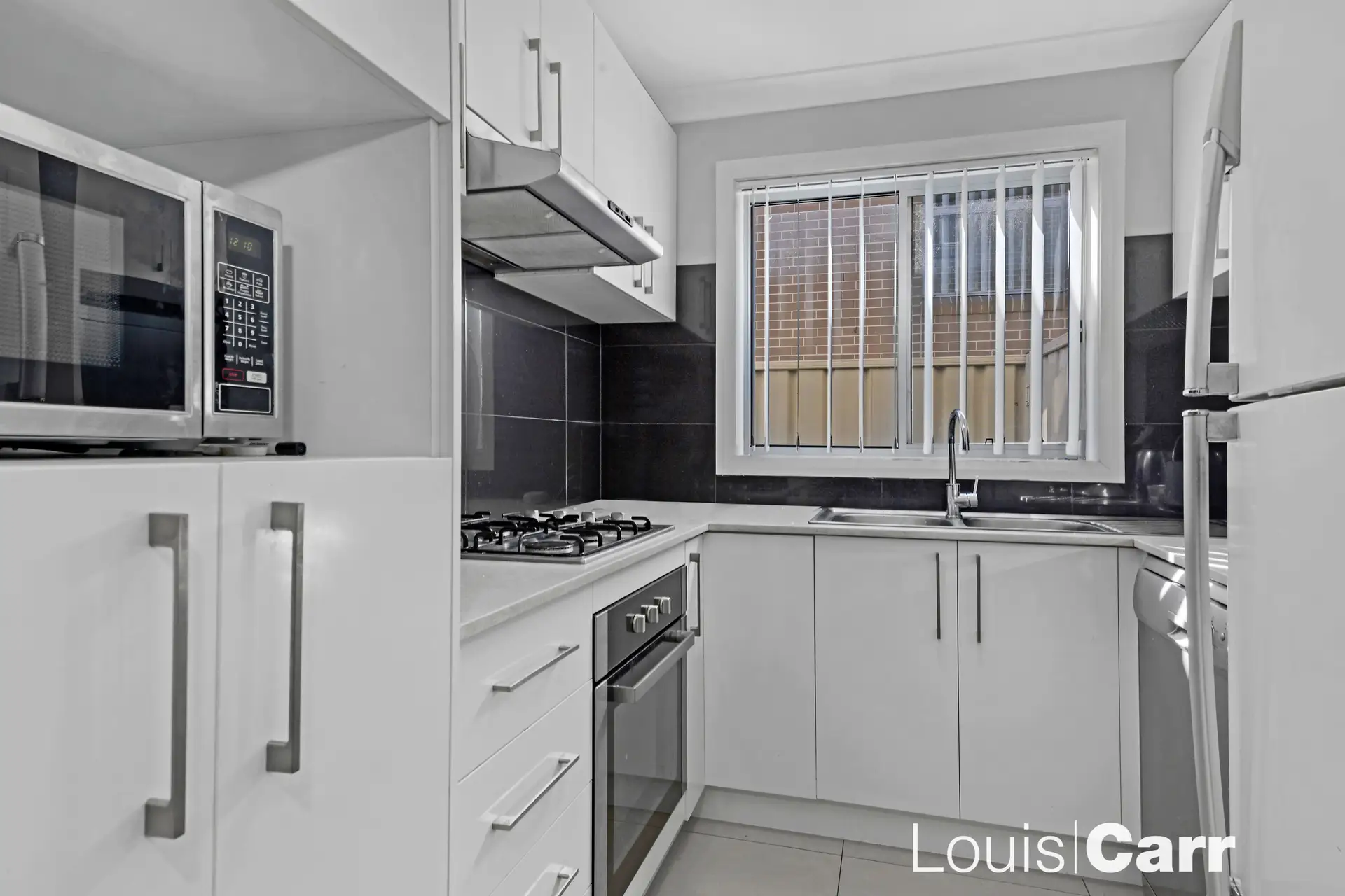 30/570 Sunnyholt Road, Stanhope Gardens NSW, Stanhope Gardens - Thumbnail 2