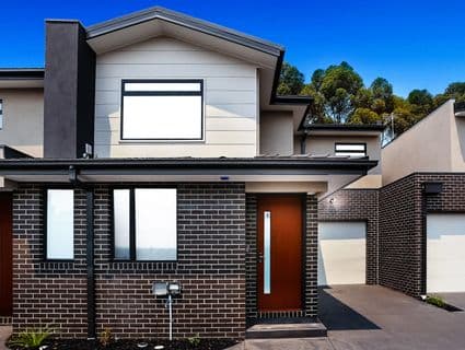 2/2 South Street, Hadfield - Image 1