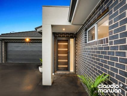 2/15 Hyde Street, Hadfield - Image 1