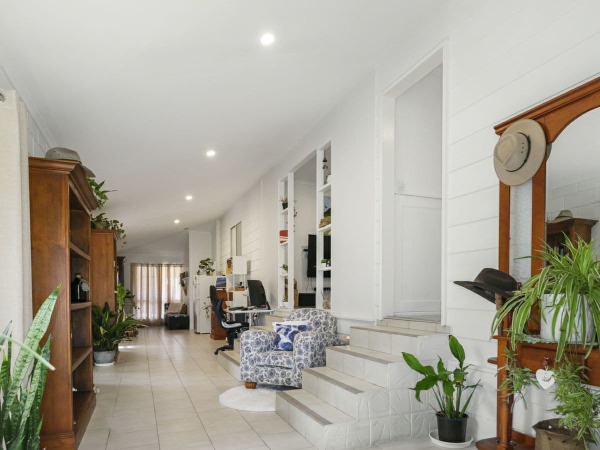 2 Russell Street, MOUNT PERRY, Mount Perry - Thumbnail 6