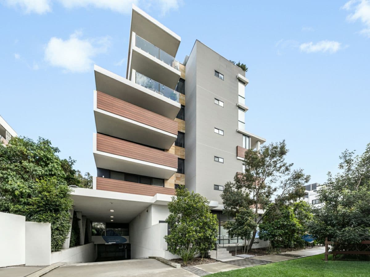 102/7 Hinkler Avenue, CARINGBAH, Caringbah - Image 1