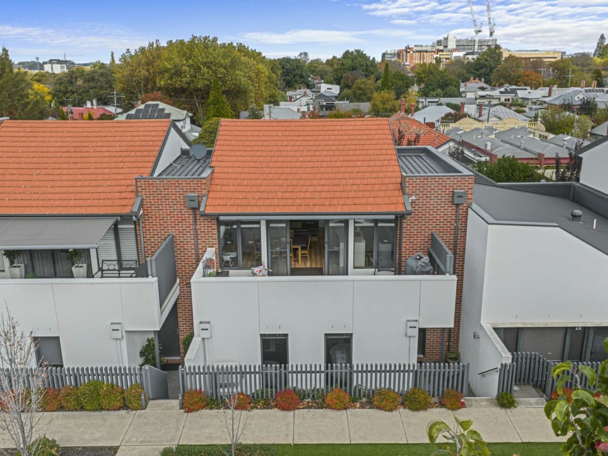 27 Monteith Place, BALLARAT CENTRAL, Ballarat Central - Thumbnail 2