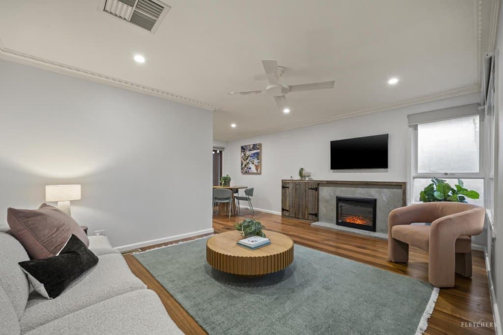 24 Ballantyne Crescent, Kilsyth - Thumbnail 2