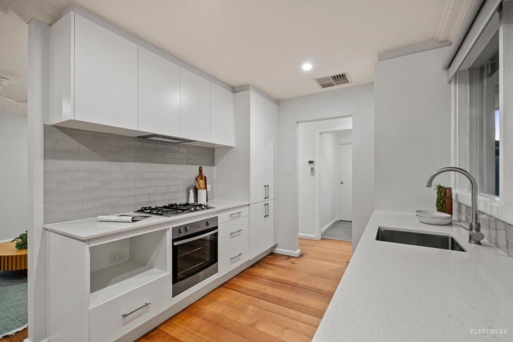 24 Ballantyne Crescent, Kilsyth - Thumbnail 5