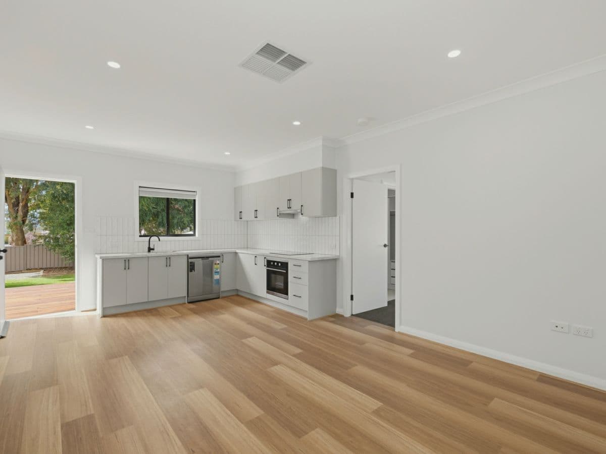 33 Churchill Street, TAMWORTH, Tamworth - Thumbnail 5