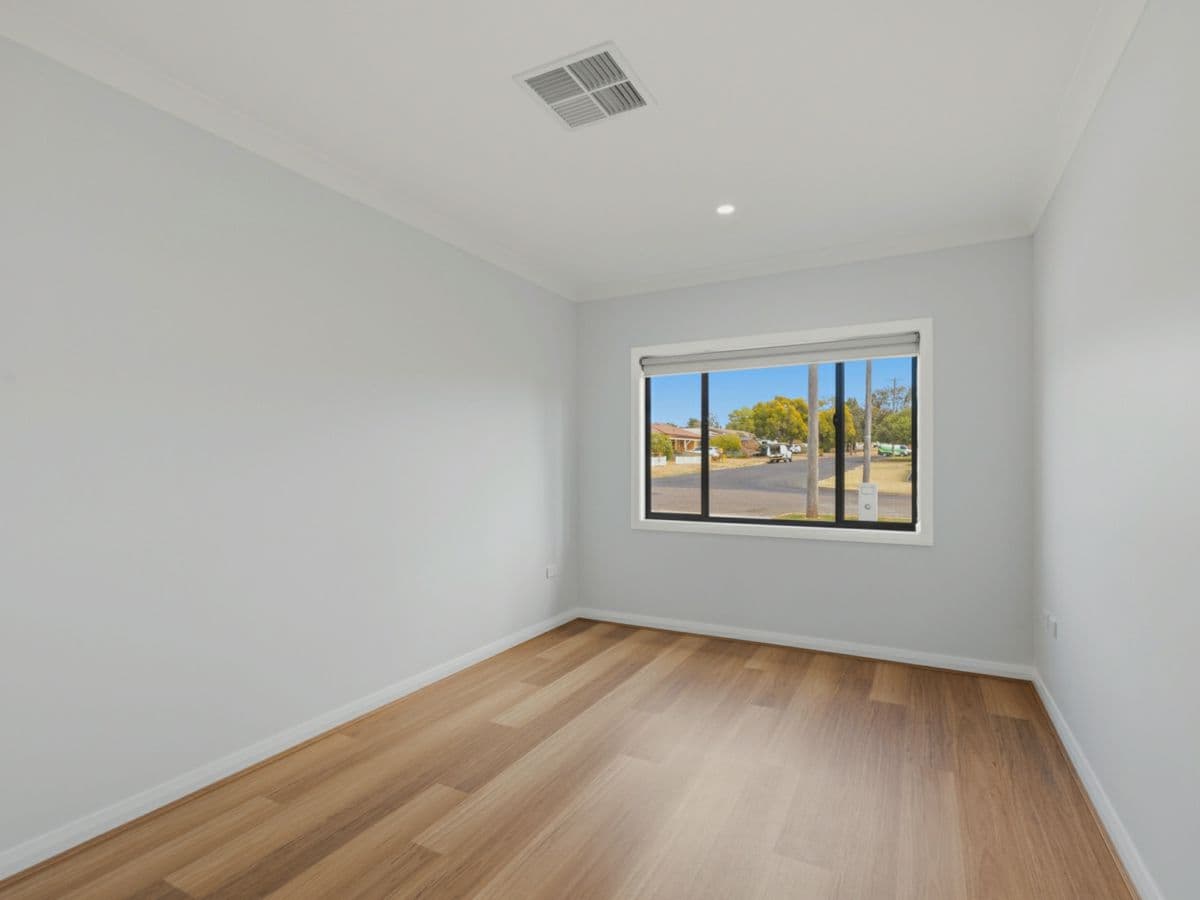 33 Churchill Street, TAMWORTH, Tamworth - Thumbnail 6