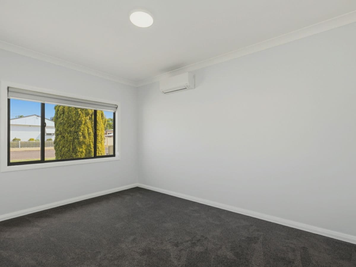 33 Churchill Street, TAMWORTH, Tamworth - Thumbnail 8