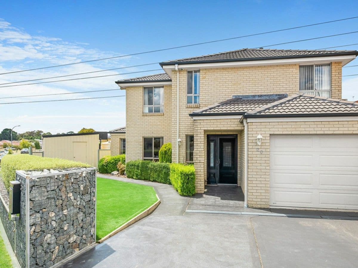 20 Holman Way, ORANGE, Orange - Image 1