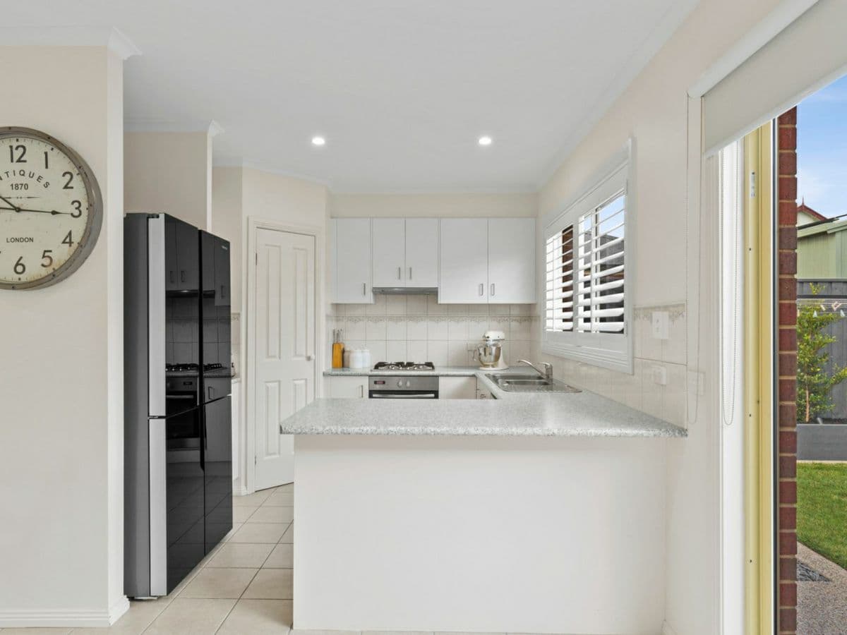 4 Ursa Street, BELMONT, Belmont - Thumbnail 3