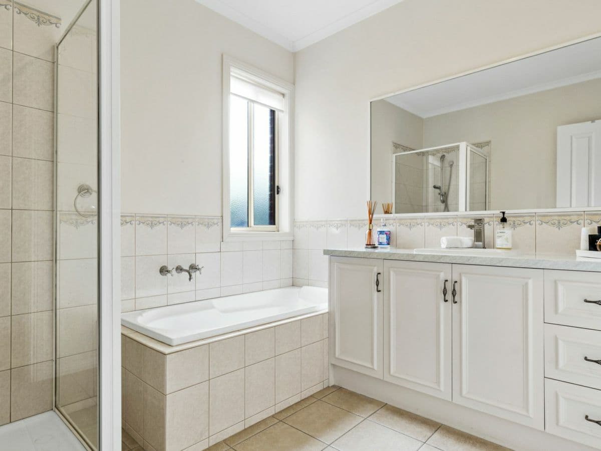 4 Ursa Street, BELMONT, Belmont - Thumbnail 6