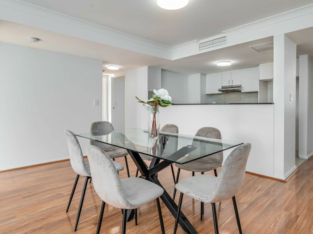 76/1-4 The Crescent, STRATHFIELD, Strathfield - Thumbnail 3