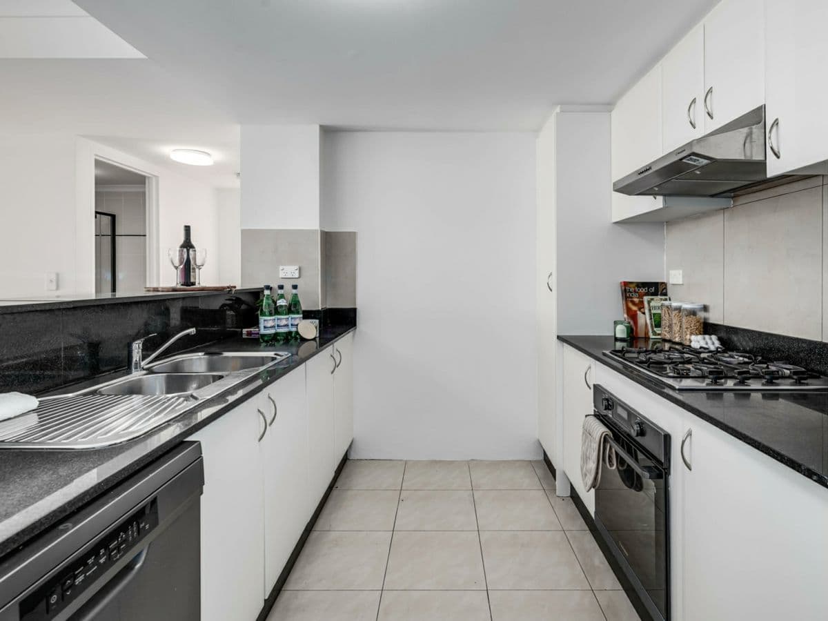 76/1-4 The Crescent, STRATHFIELD, Strathfield - Thumbnail 4