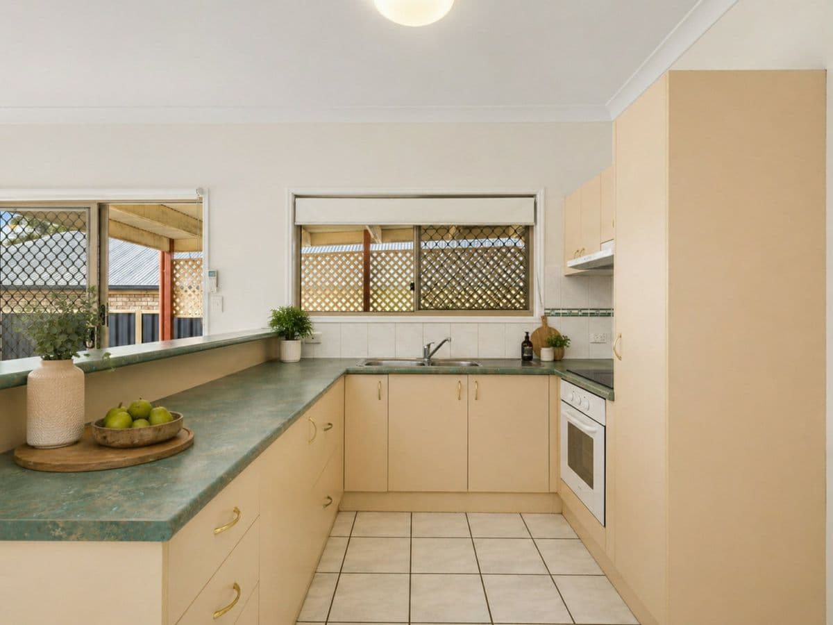 17 Orchard Crescent, SPRINGFIELD LAKES, Springfield Lakes - Thumbnail 4